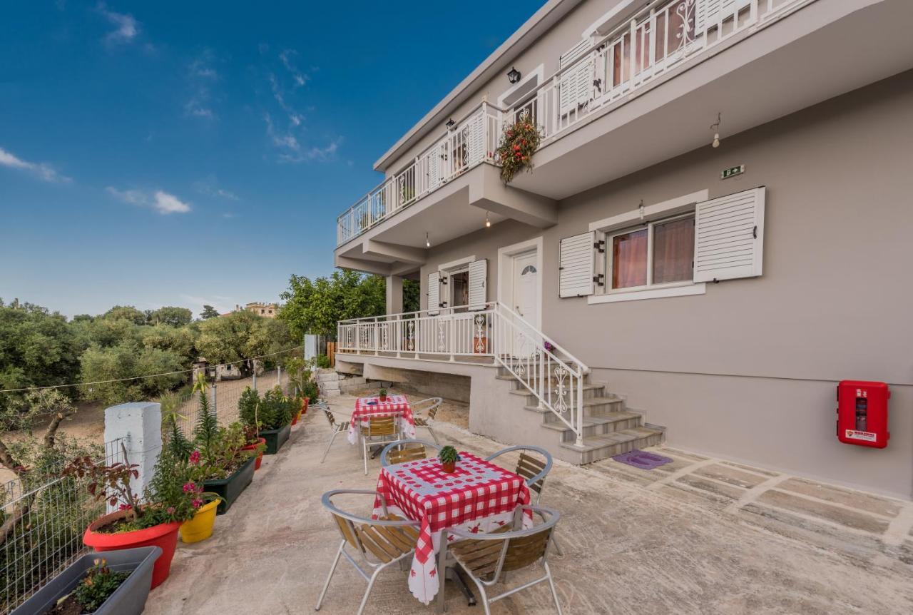 Domus Lukas Apartments Μαραθιάς Εξωτερικό φωτογραφία